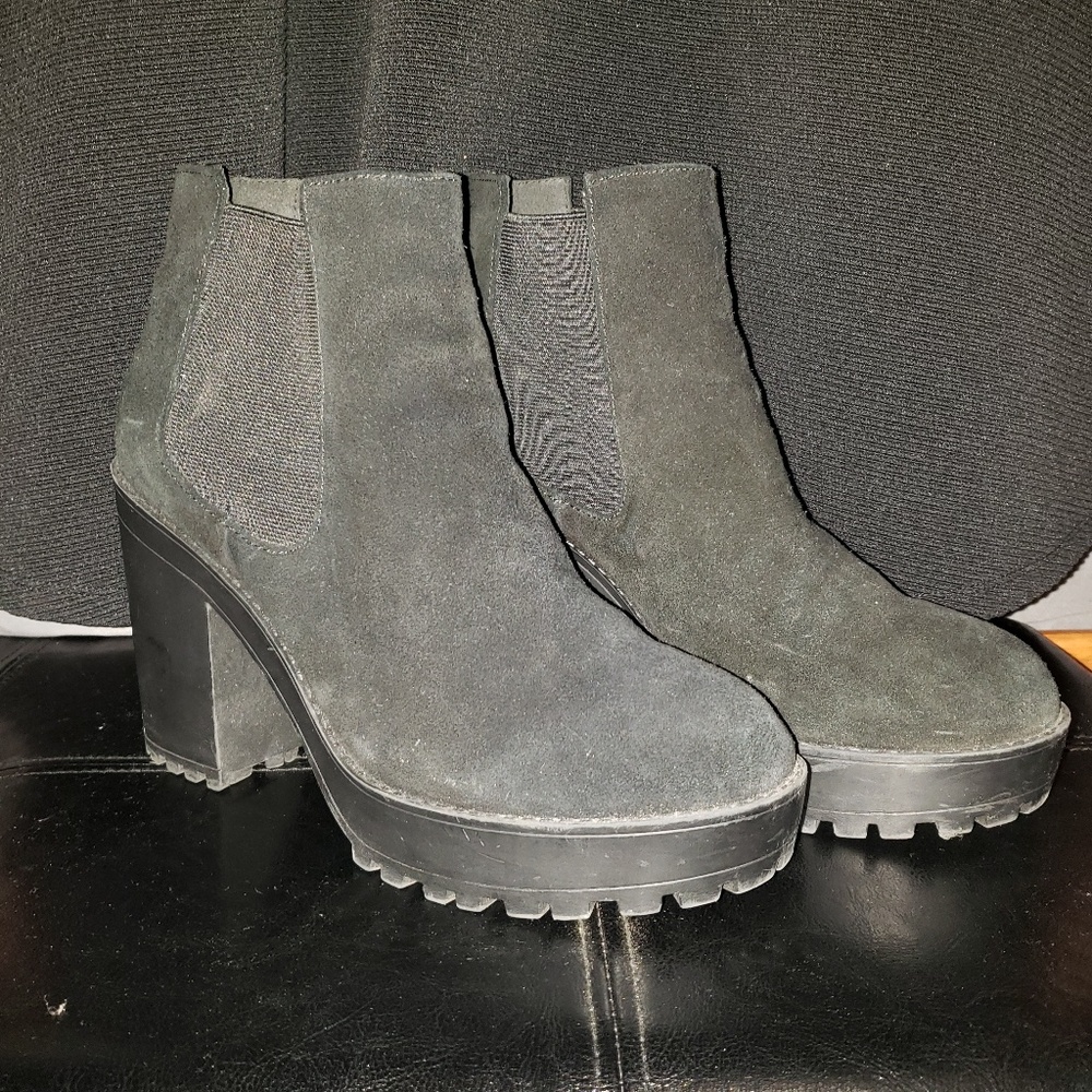 PRICE DROP! H&M DIVIDED ankle boots 10 US, 41EU